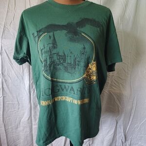 Warner Bros Green Hogwarts Short Sleeve Tee